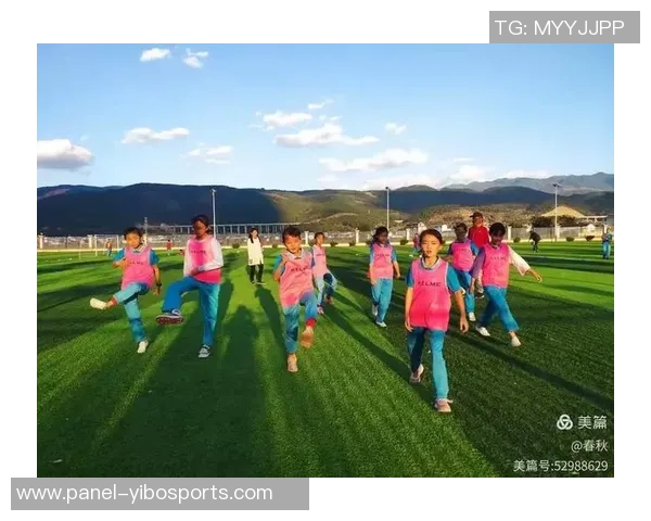 小学生快乐踢足球精彩瞬间集锦展现童年活力与团队精神 小学生快乐踢足球精彩瞬间集锦展现童年活力与团队精神